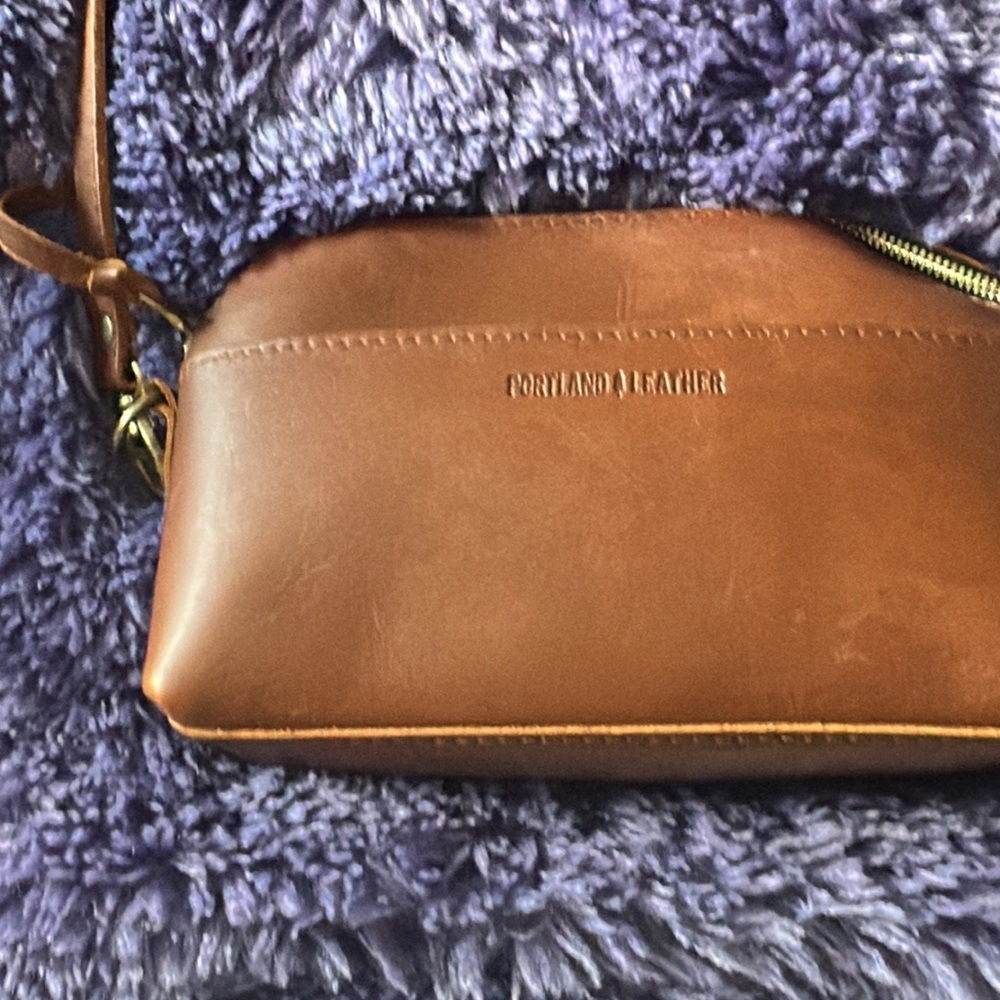 Portland Leather Eclipse Crossbody